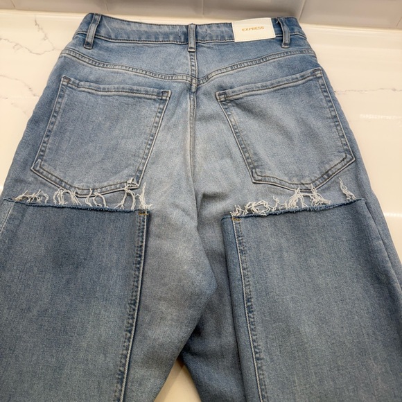 Express Curvy Super High Waisted Mom Light Wash Ripped Cropped Jeans, 6 - Picture 11 of 15